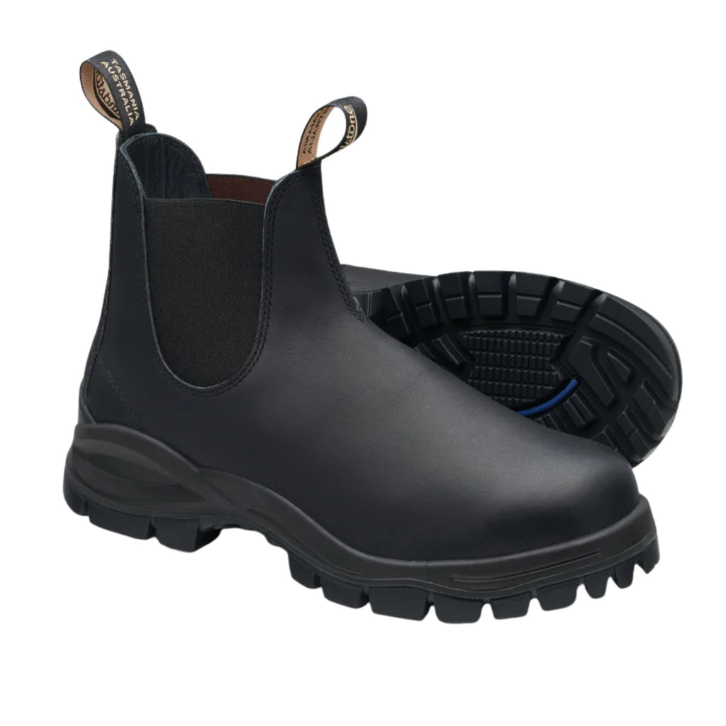 Blundstone Lug Chelsea Boot in black